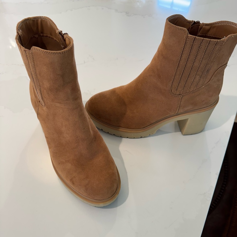 Universal Thread Brown Heeled Boots